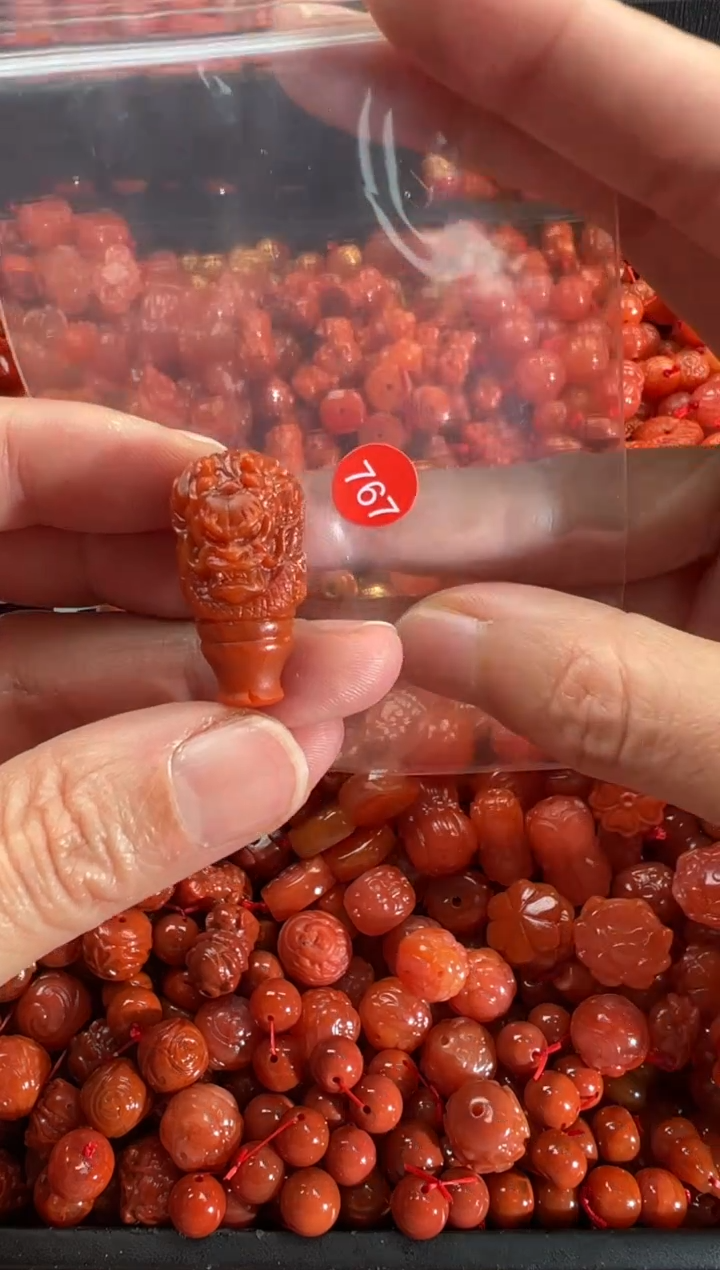 【闪购商品】南红玛瑙颈饰未镶嵌1