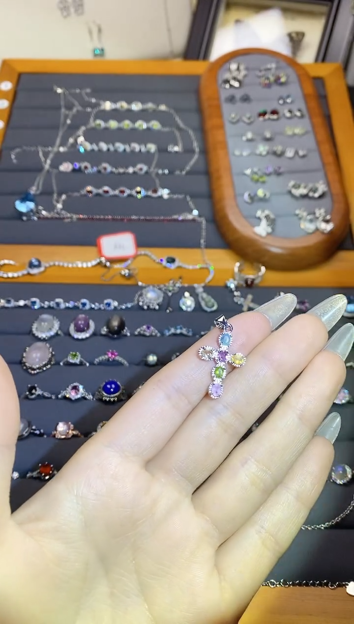 【闪购商品】水晶手链银S925镶嵌A124   