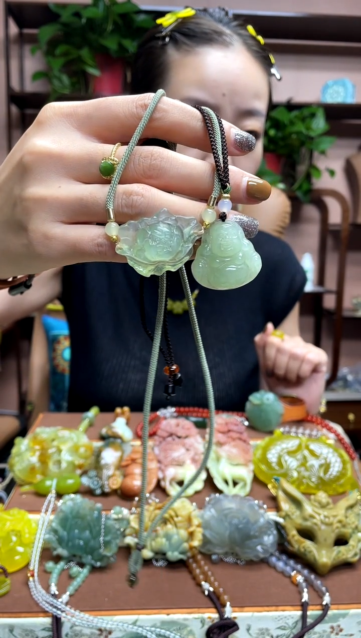 未镶嵌岫玉吊坠·