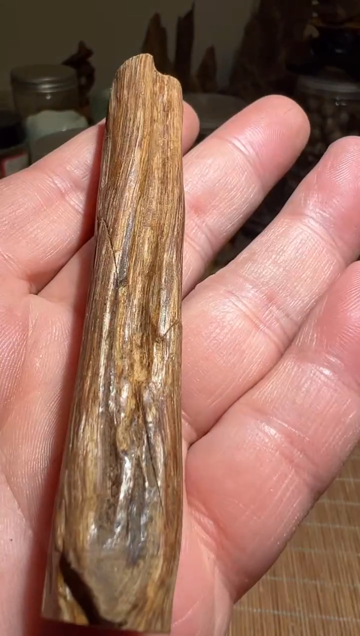 【闪购商品】沉香手把件达拉干6.7克