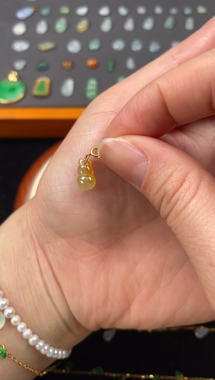 吊坠(不含链)18K金镶嵌翡翠一个JK203