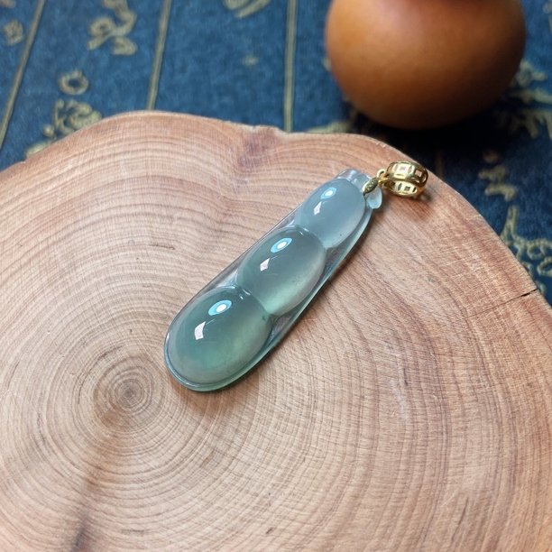 天然缅甸翡翠A货正冰老种豆子四季豆连中三元吊坠18k金镶嵌