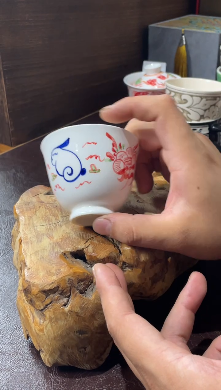 3号手绘兔兔主人杯红绿彩满绘磁州窑