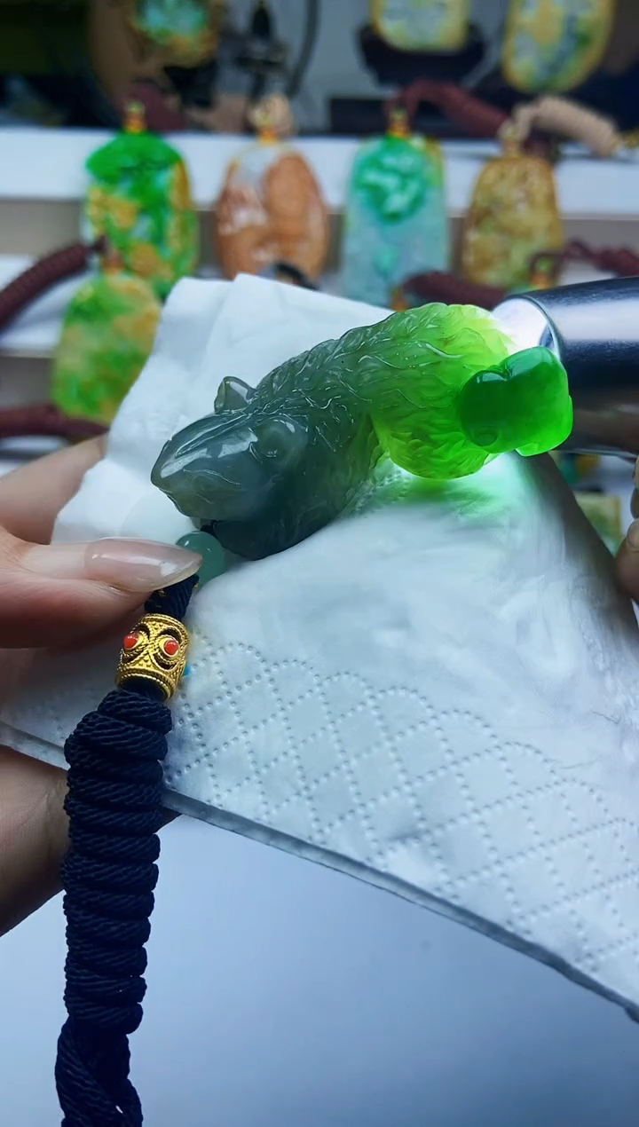 颈饰未镶嵌翡翠翡翠A货