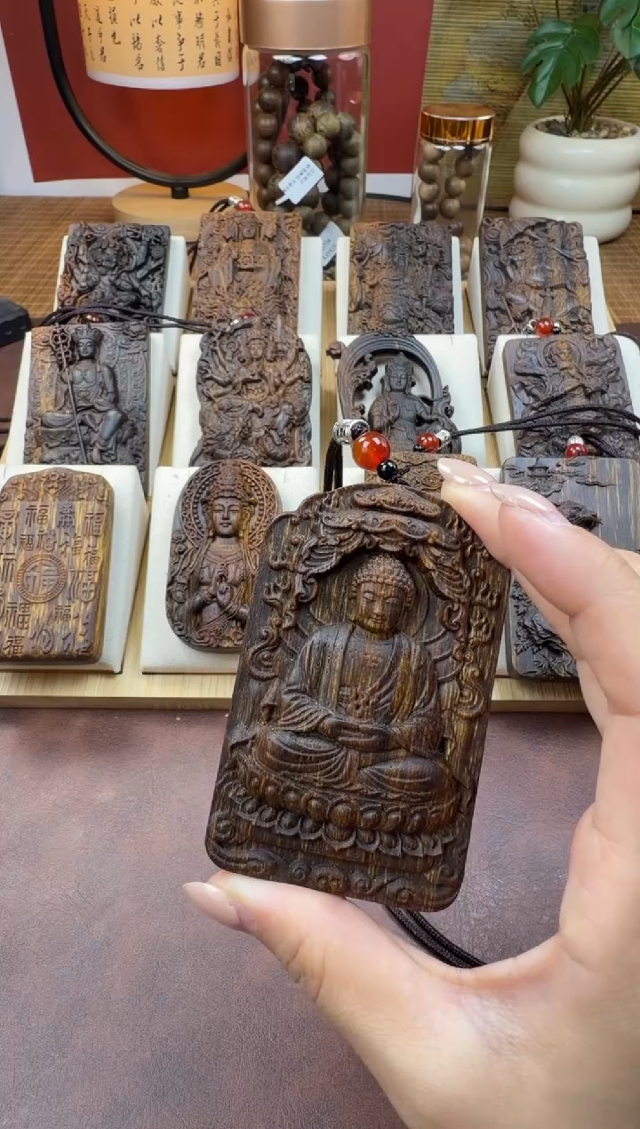 木木雕款芽庄 十二生肖守护 大日如来 8cm 送养香瓶