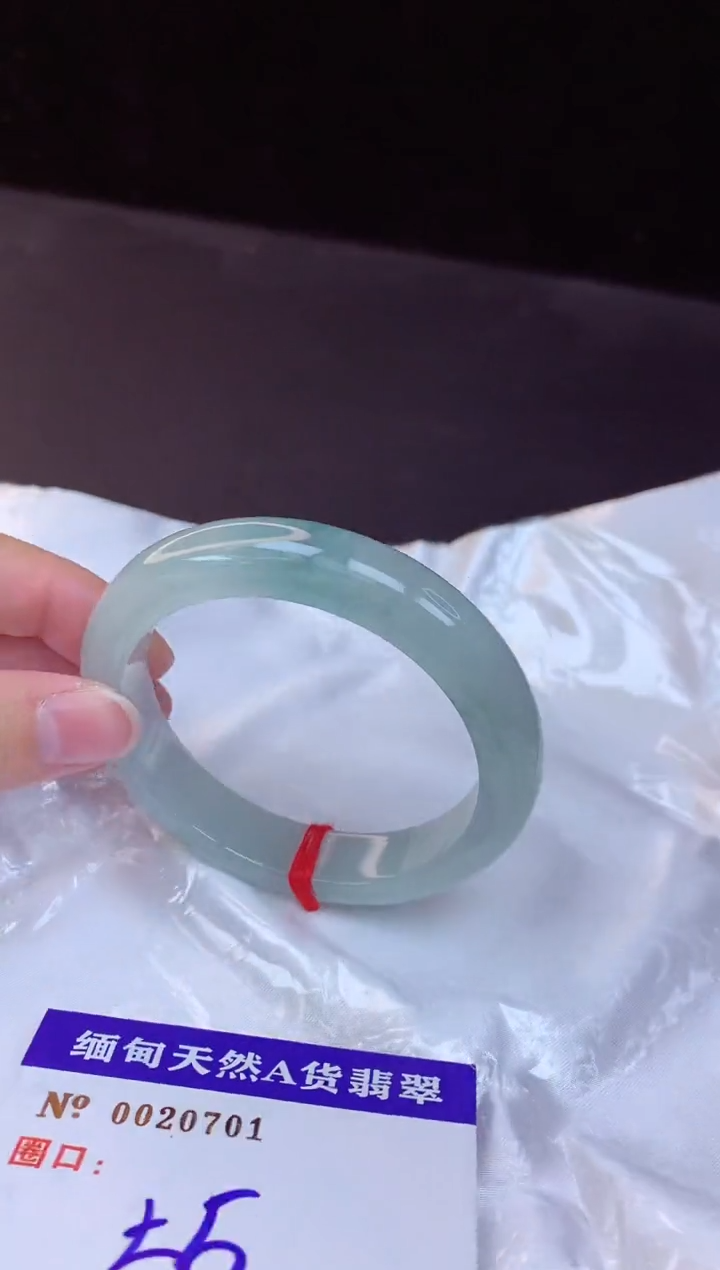 【闪购商品】翡翠手镯未镶嵌55+             