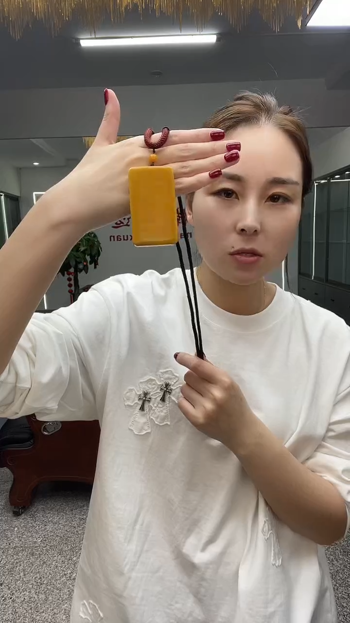 黄沁沁无事牌多样性发货一件