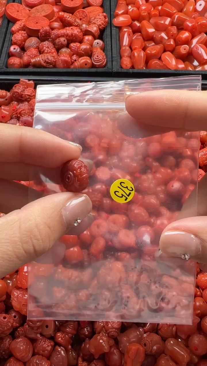 【闪购商品】南红玛瑙颈饰未镶嵌1