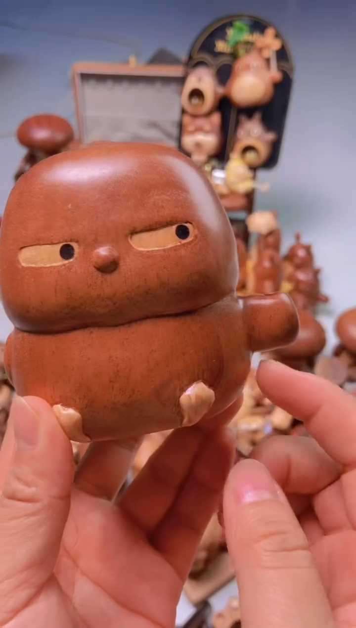 举牌鸡      无牌   