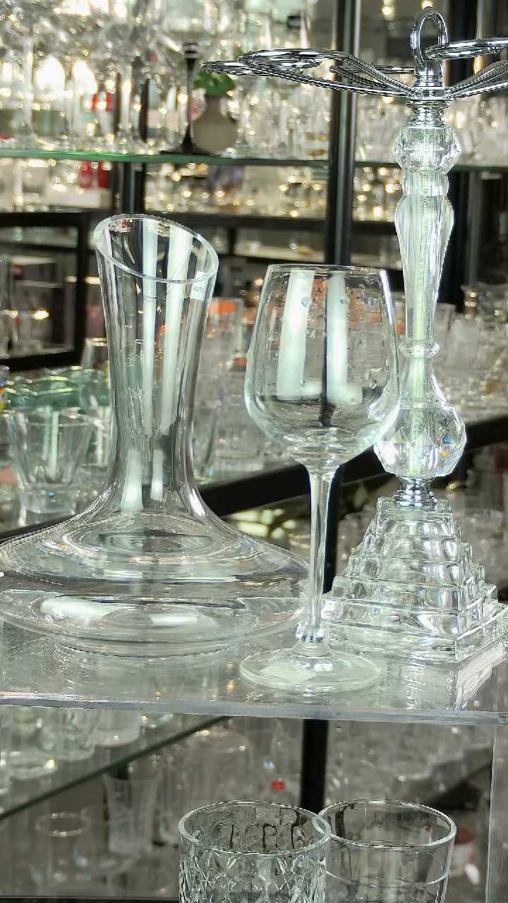 水晶玻璃平底款贝巴克手工醒酒器一个+六个石岛水晶杯+杯架一个