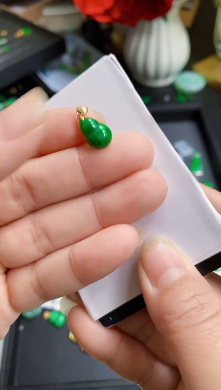 【闪购商品】翡翠颈饰18K金镶嵌吊坠