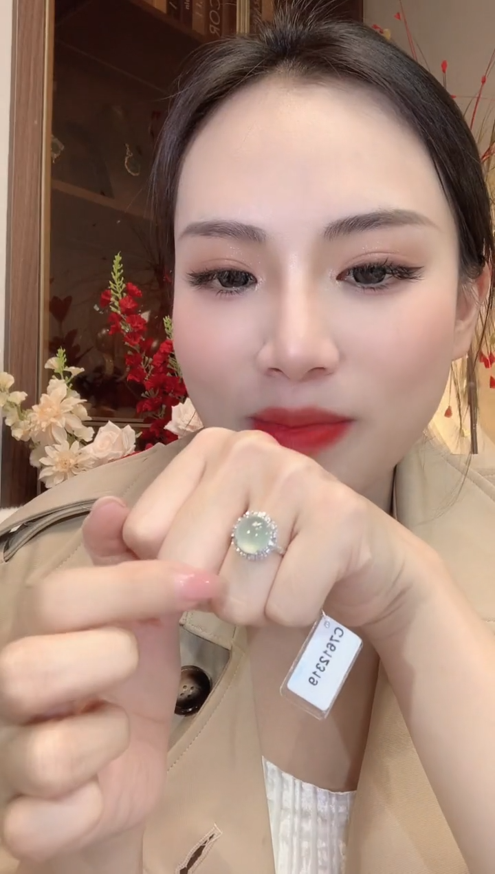 【闪购商品】翡翠戒指18K金镶嵌D8一件