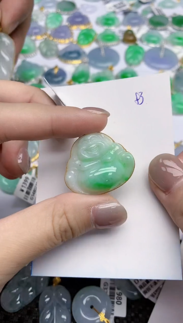 【闪购商品】翡翠挂件18K金镶嵌天然翡翠A货