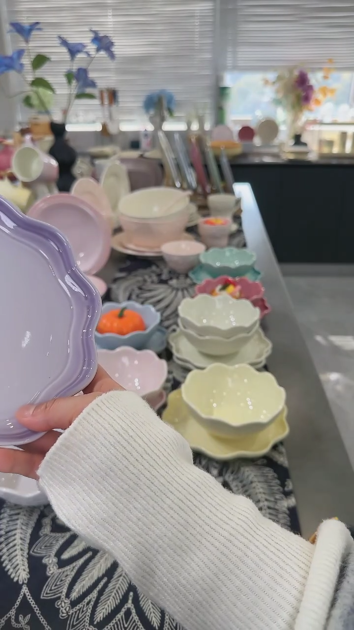 【闪购商品】瓷炻彩花边盘18CM-香芋紫