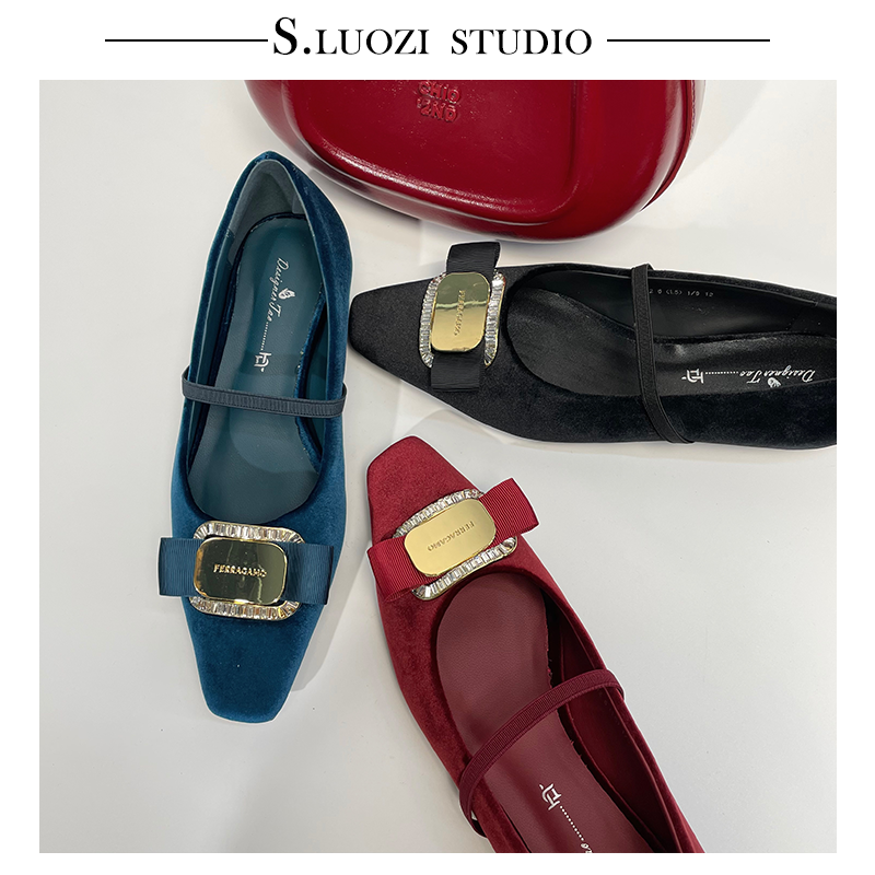 诗罗姿2025早春新款超柔软金丝绒经典蝴蝶结扣件斜方头单鞋