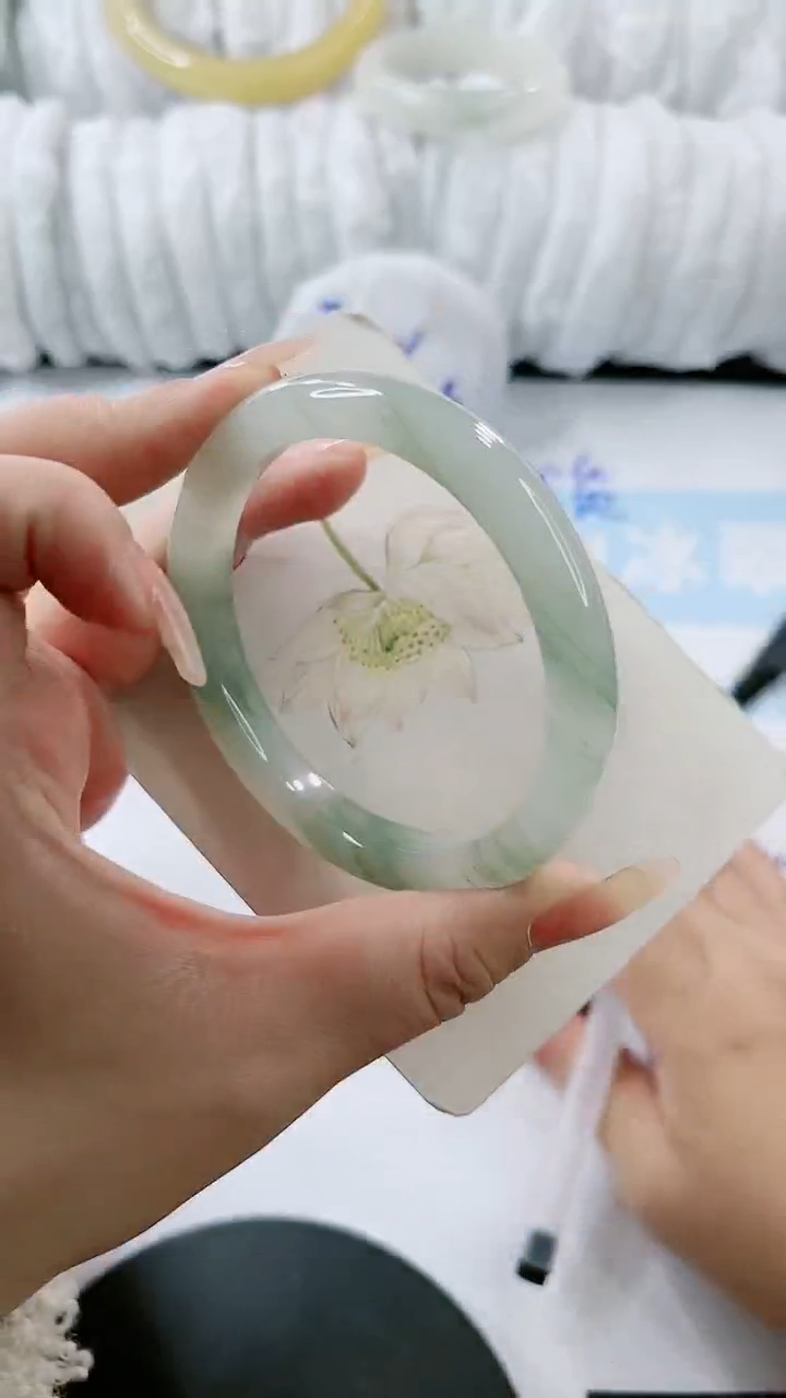 【闪购商品】石英质玉手镯未镶嵌多样性发货S765