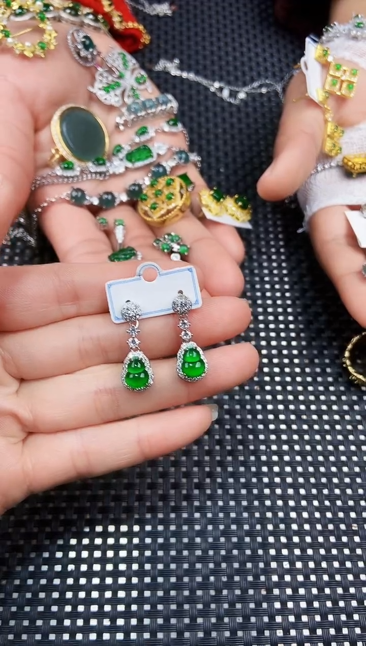 【闪购商品】翡翠耳饰未镶嵌111111111