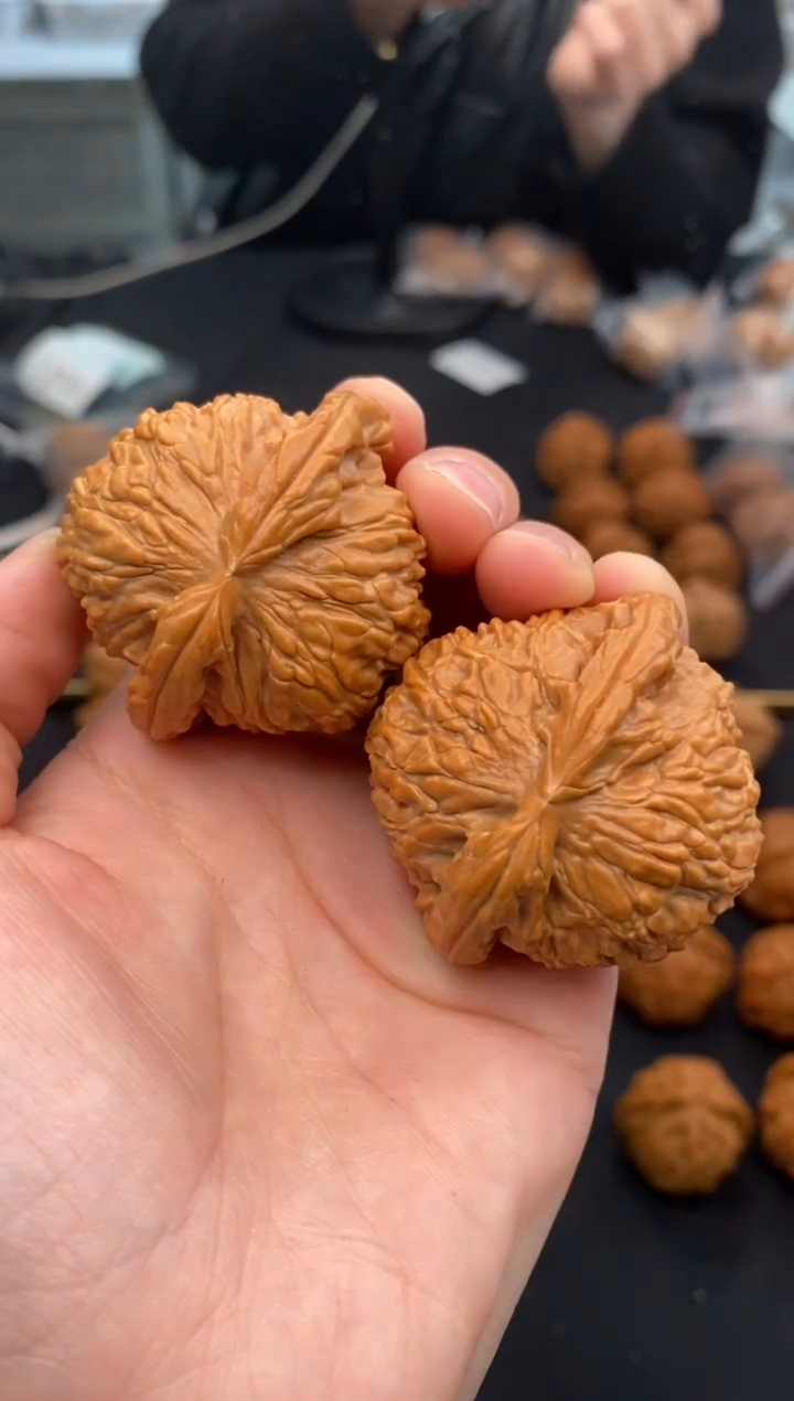 【闪购商品】文玩核桃把件白狮子45-u274