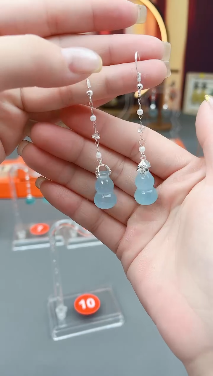 未镶嵌石英质玉（天山翠）耳钉535