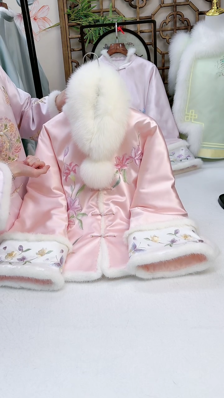 白色围巾·      