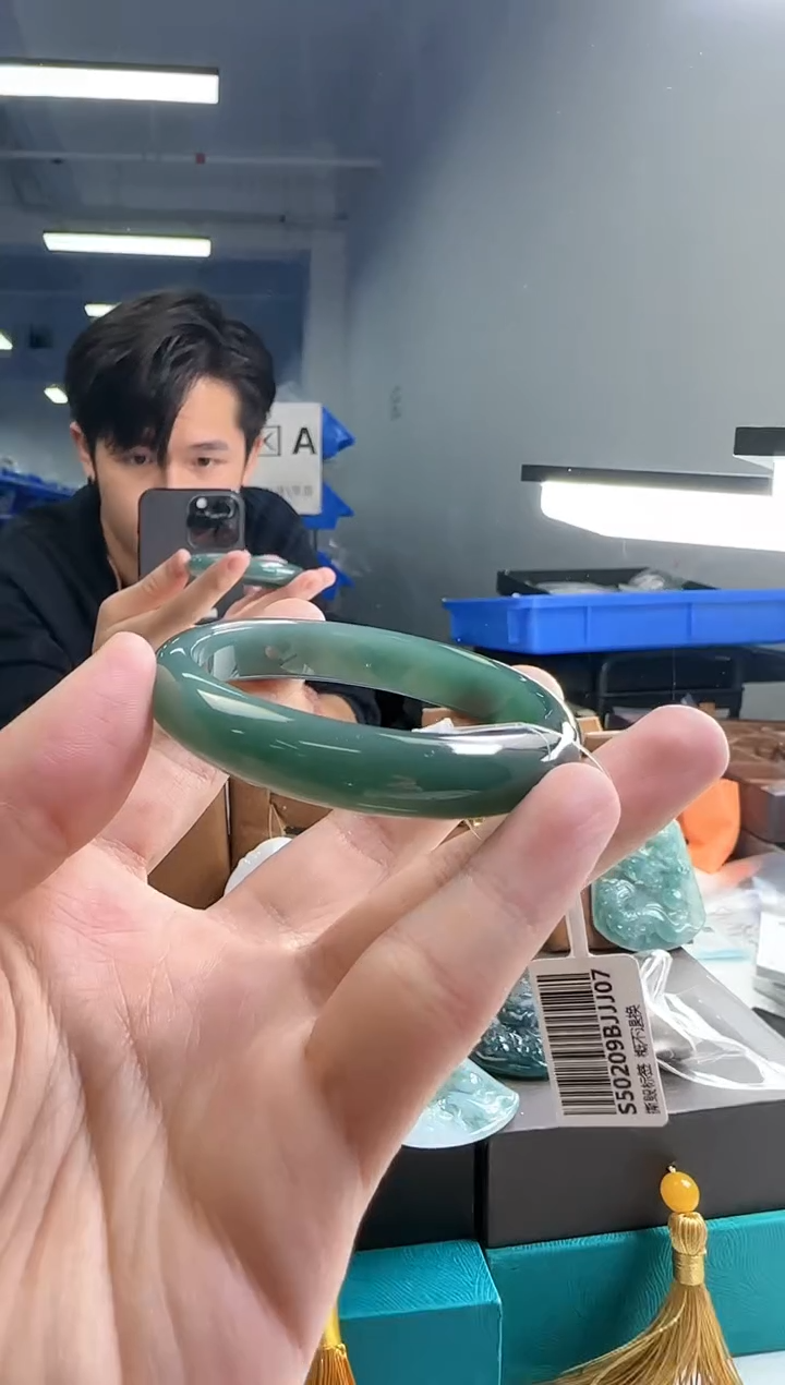 【闪购商品】翡翠手镯未镶嵌56圈口翡翠手镯55