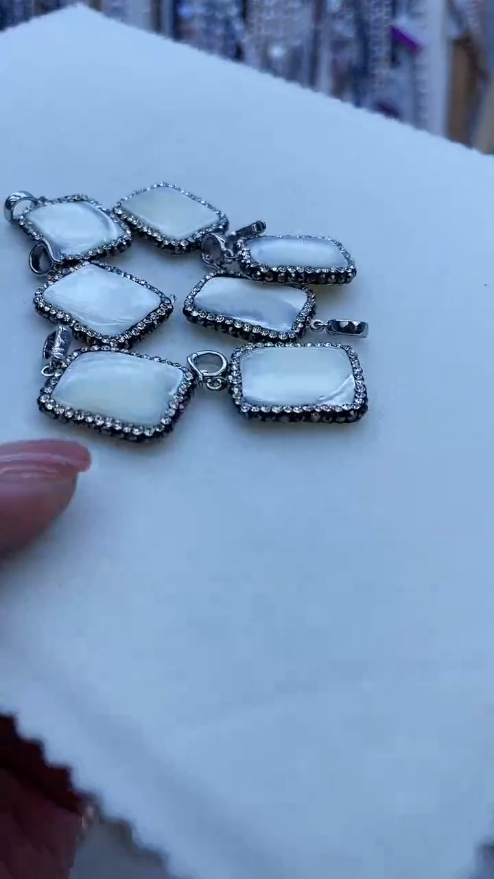 【闪购商品】淡水珍珠吊坠《不含链》未镶嵌813多样性发货 发其一