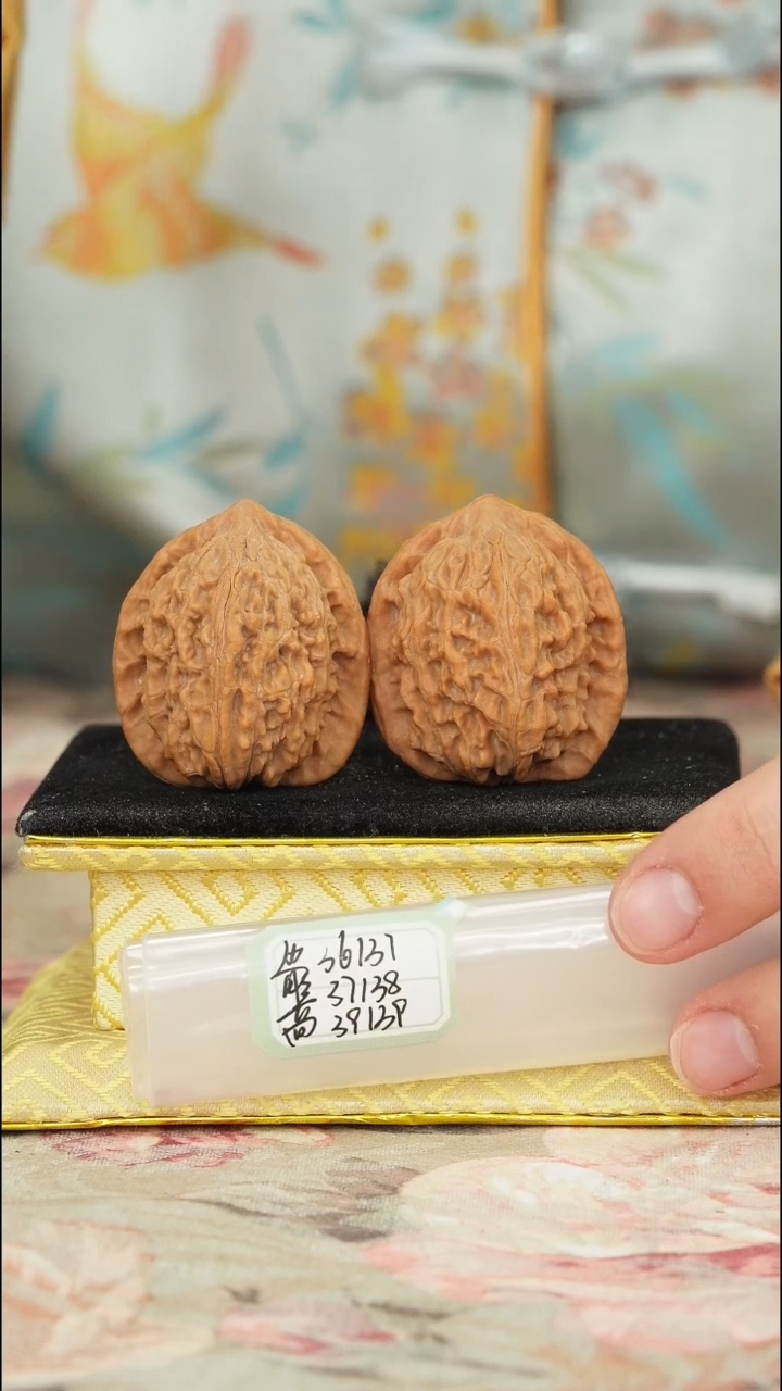 【闪购商品】文玩核桃把件罗家沟