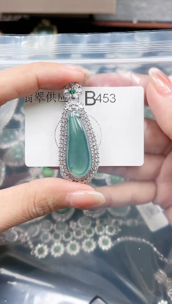 【闪购商品】翡翠颈饰未镶嵌453赠皮绳