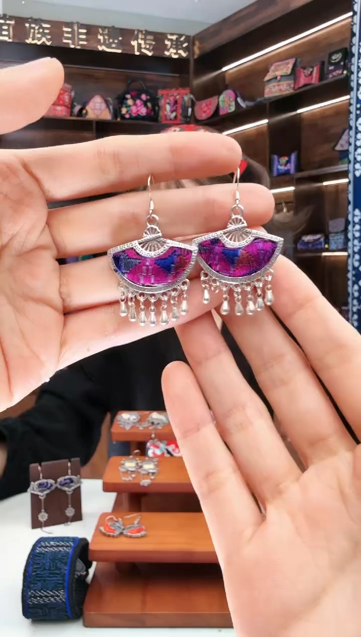 【闪购商品】织绣173蚩梦苗族古绣