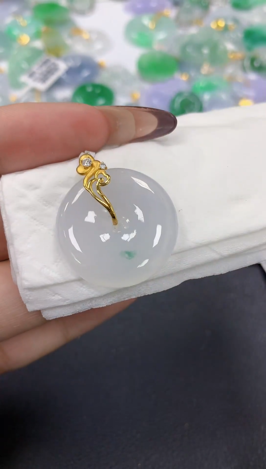 颈饰18K金镶嵌翡翠a货假一赔三支持复检百元上9元证书费自理