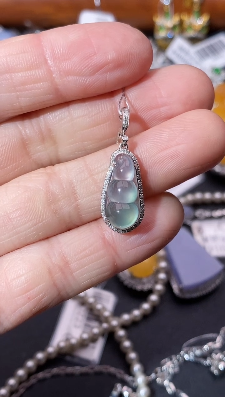 【闪购商品】翡翠吊坠(不含链)18K金镶嵌吊坠