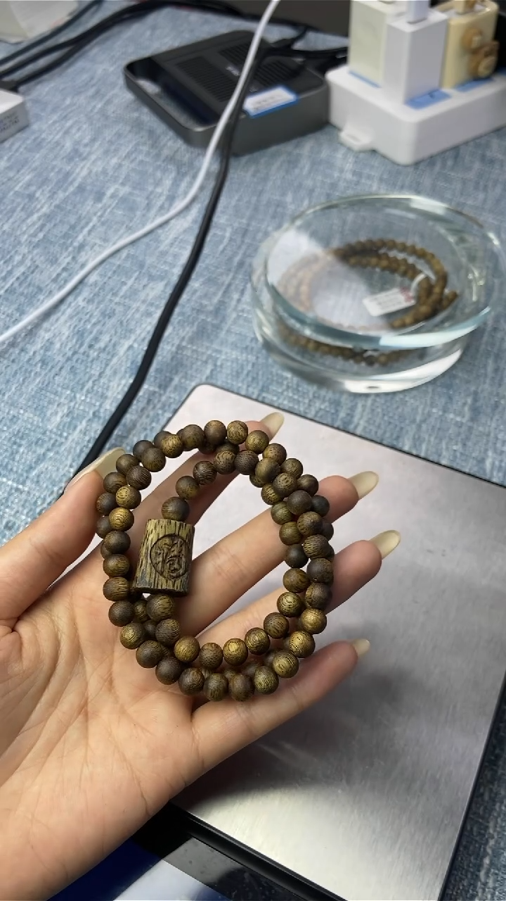 【闪购商品】沉香手串海南莺歌绿0.7双圈手持