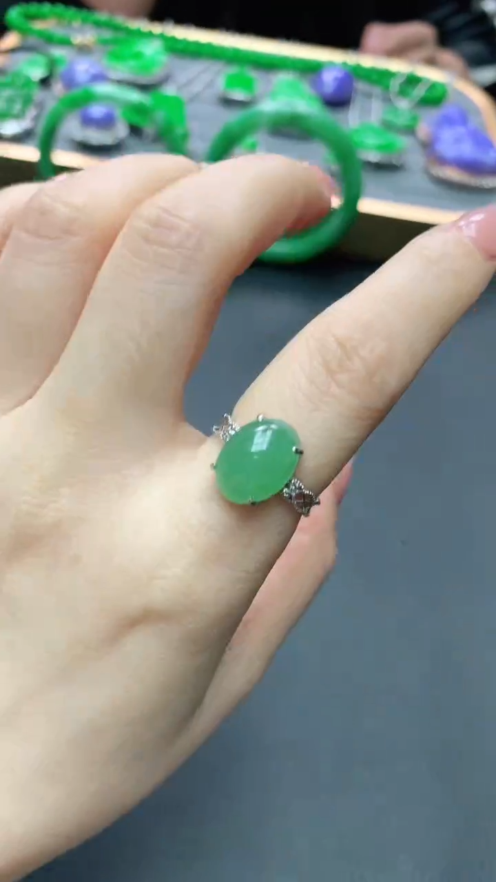 【闪购商品】翡翠戒指18K金镶嵌赠礼盒证书