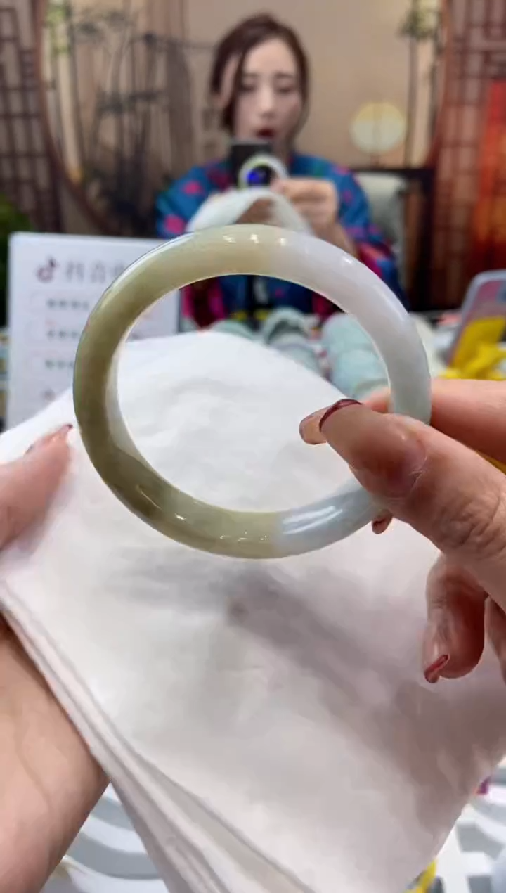 【闪购商品】翡翠手镯未镶嵌00007668