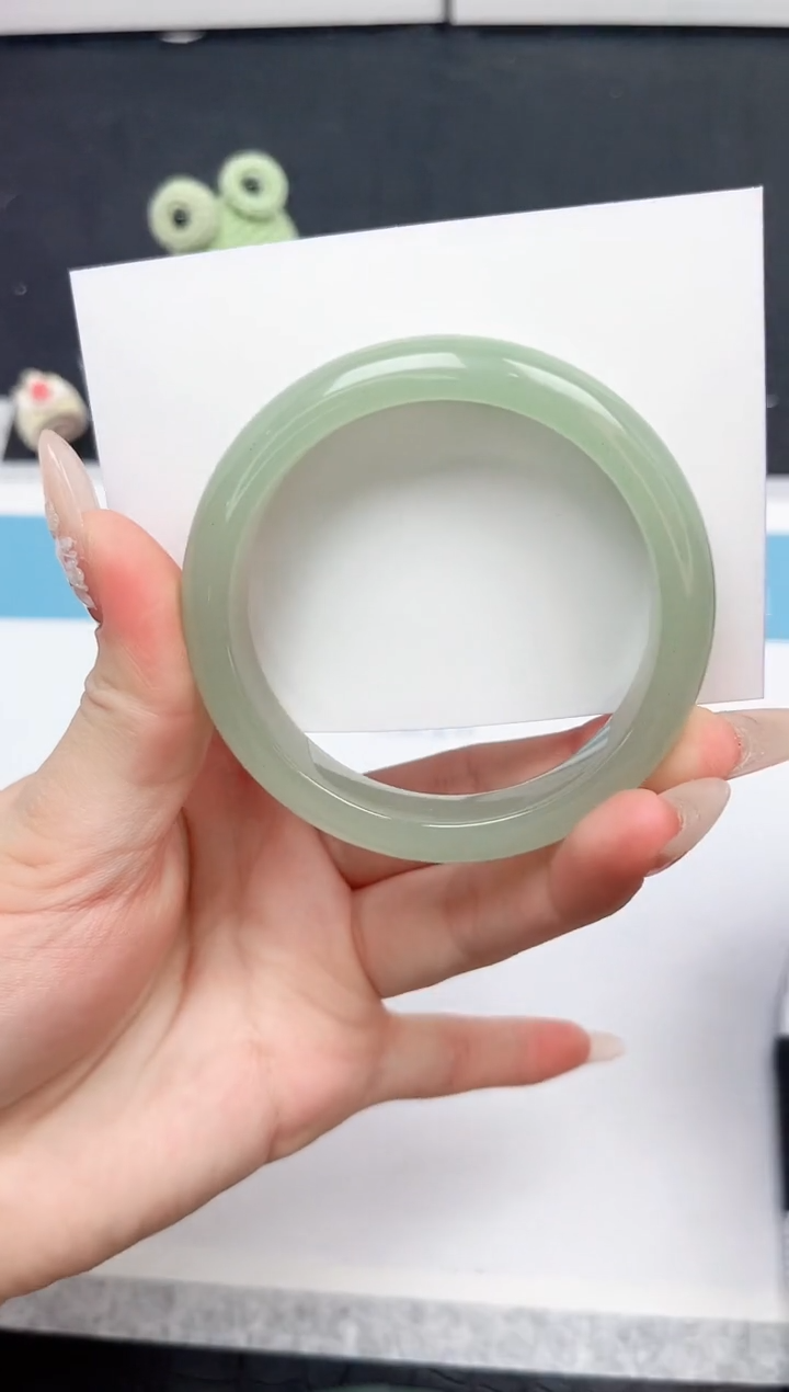 【闪购商品】石英质玉手镯未镶嵌177-53.8