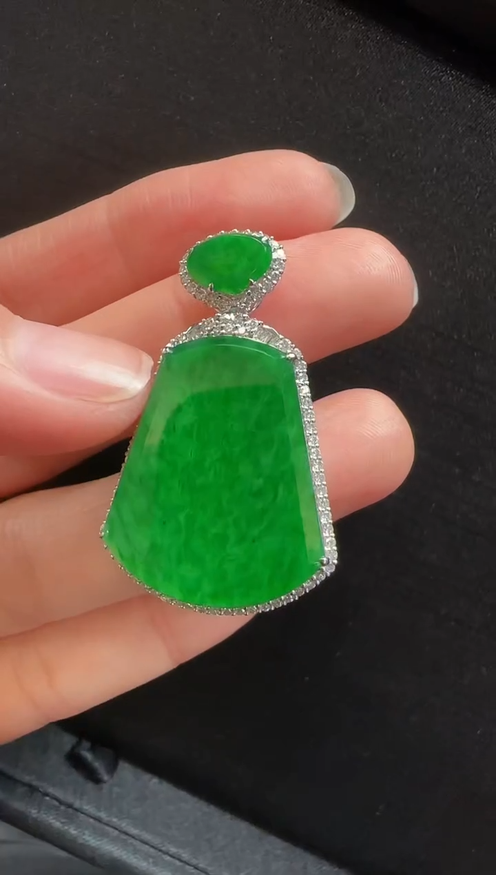 【闪购商品】翡翠颈饰18K金镶嵌431无事牌一个