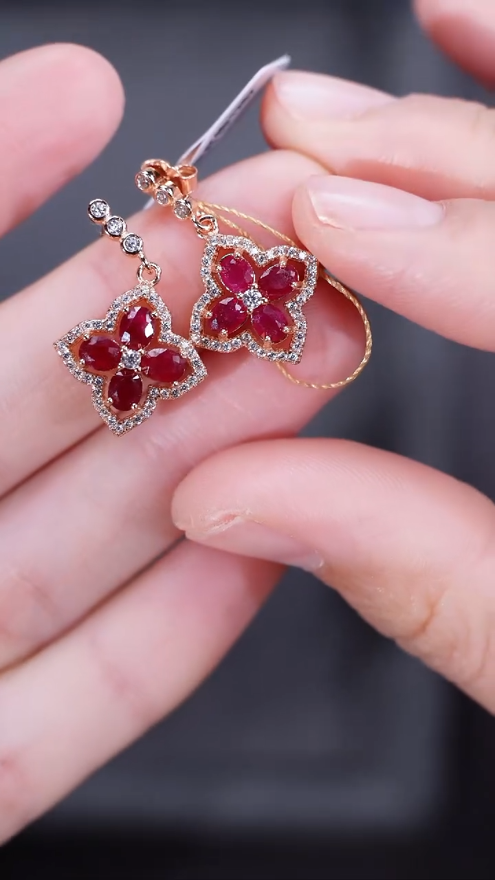 【闪购商品】红宝石耳饰银S925镶嵌耳饰