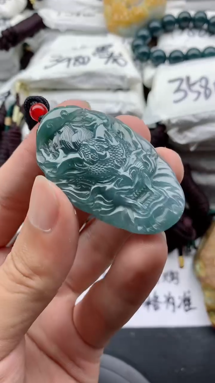 翡翠未镶嵌颈饰00000000