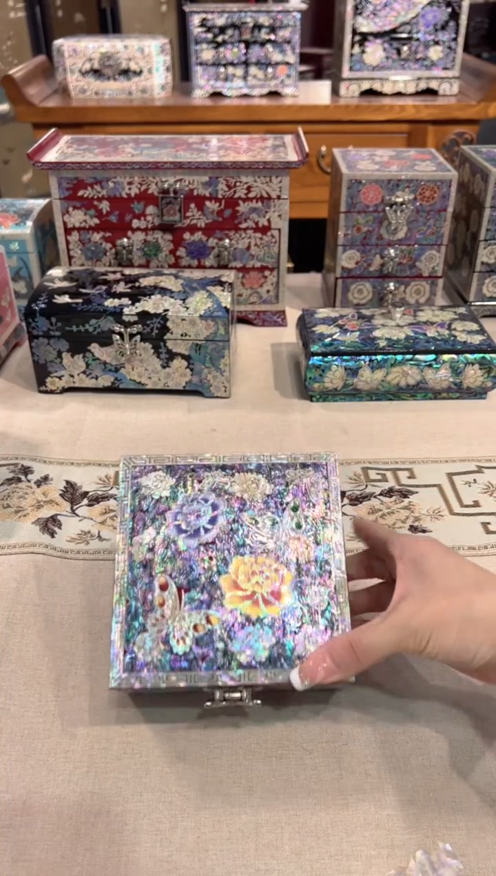 【闪购商品】白边红底·弘贝雅螺钿漆器文化馆