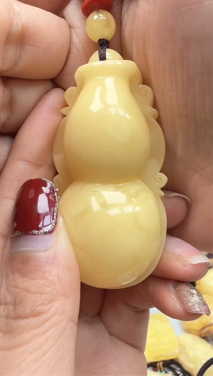 【闪购商品】琥珀裸石未镶嵌挂坠