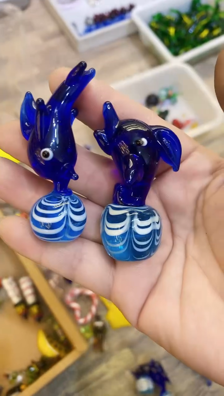 【闪购商品】琉璃手工艺品海豚顶球2个