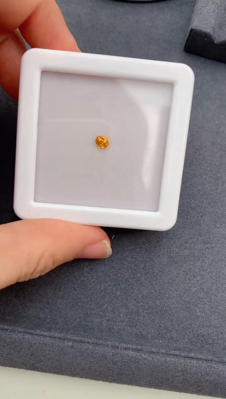 【闪购商品】石榴石（芬达石）裸石未镶嵌42分芬达