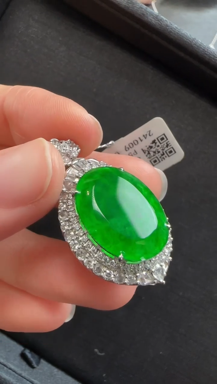 【闪购商品】翡翠颈饰18K金镶嵌618无事牌一个