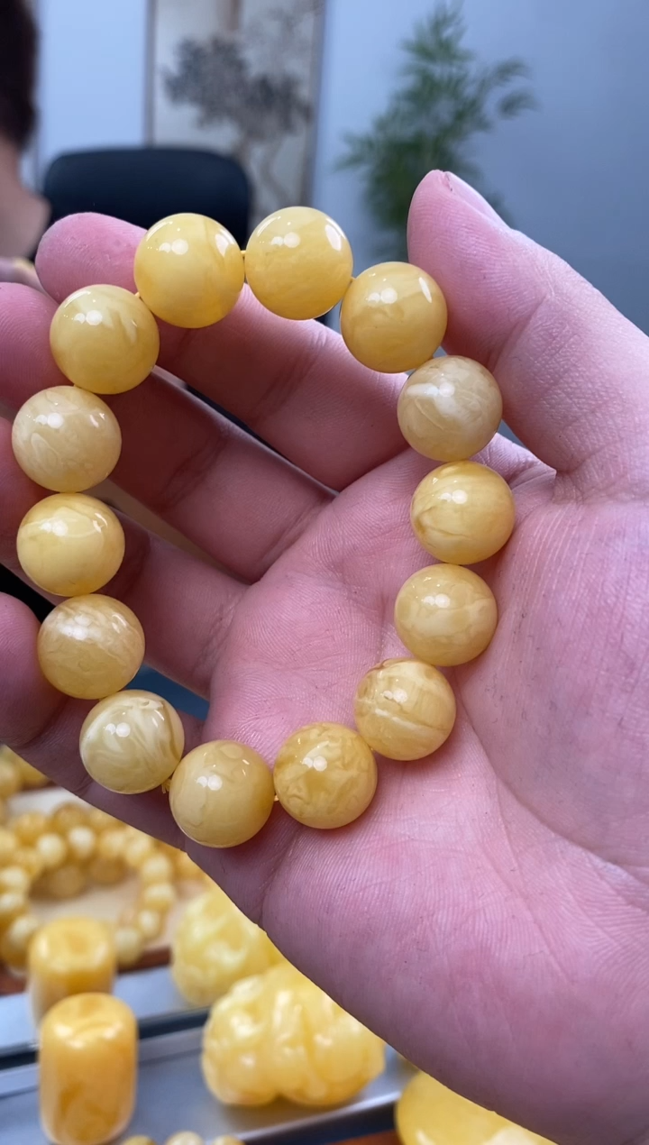 【闪购商品】琥珀裸石未镶嵌蜜蜡吊坠