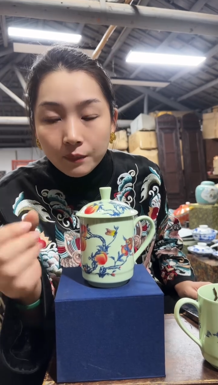 杯子瓷景德镇绿稀土九桃五福杯