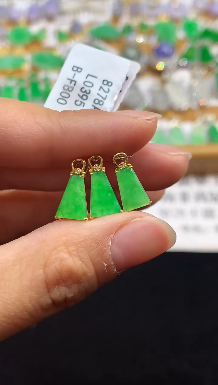 【闪购商品】翡翠吊坠(不含链)18K金镶嵌多样性发其一4600