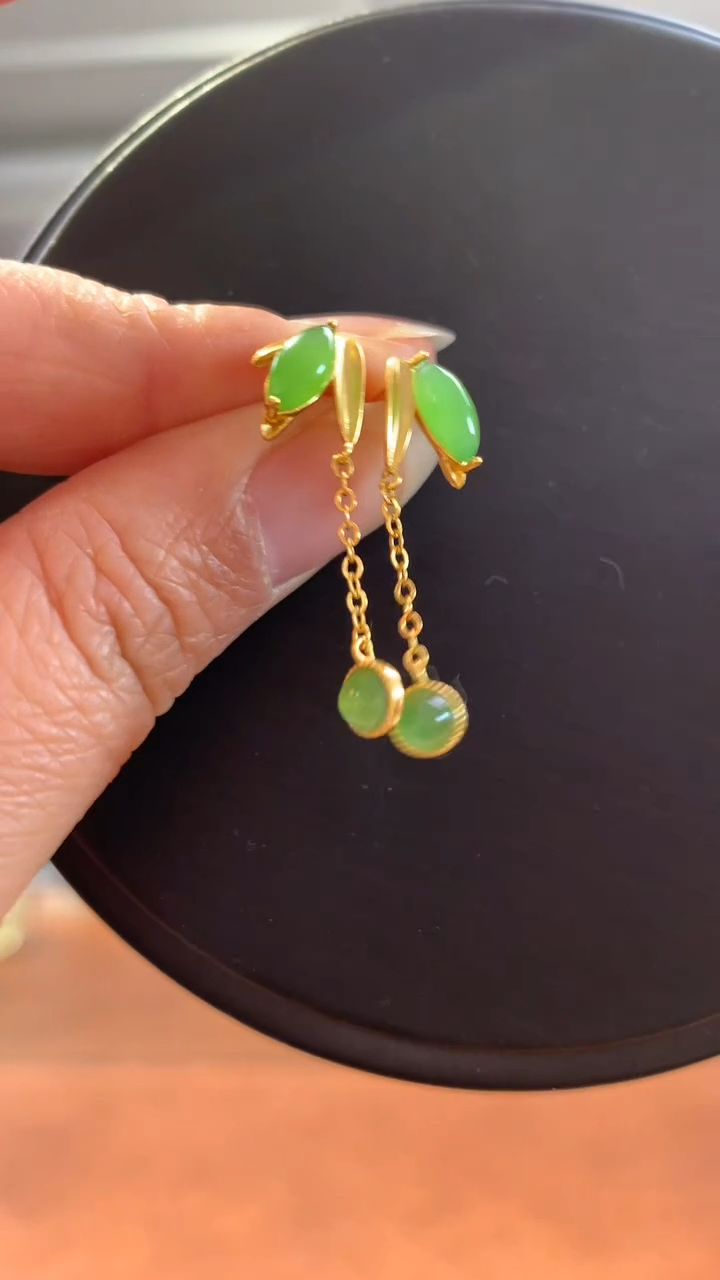 银S925镶嵌和田玉挂件果绿耳饰