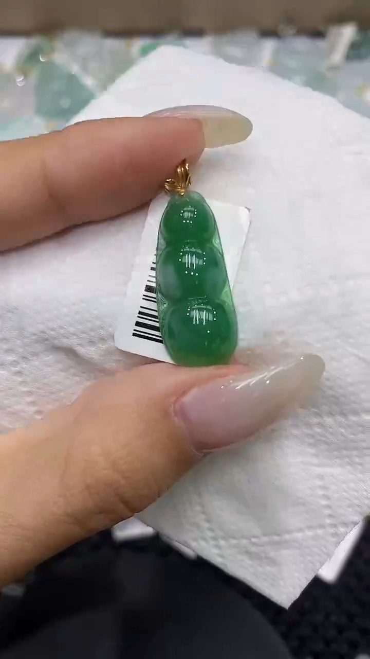 颈饰18K金镶嵌翡翠111111111111