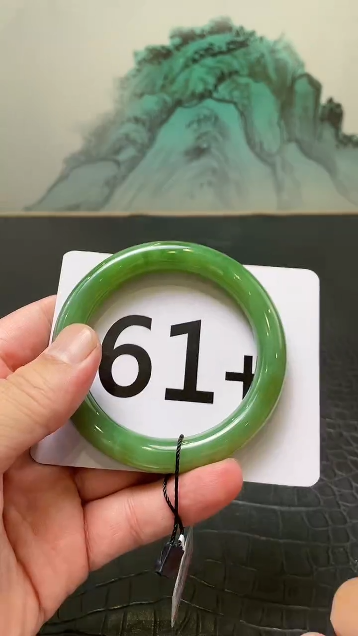 和田玉（碧玉）手镯未镶嵌一个