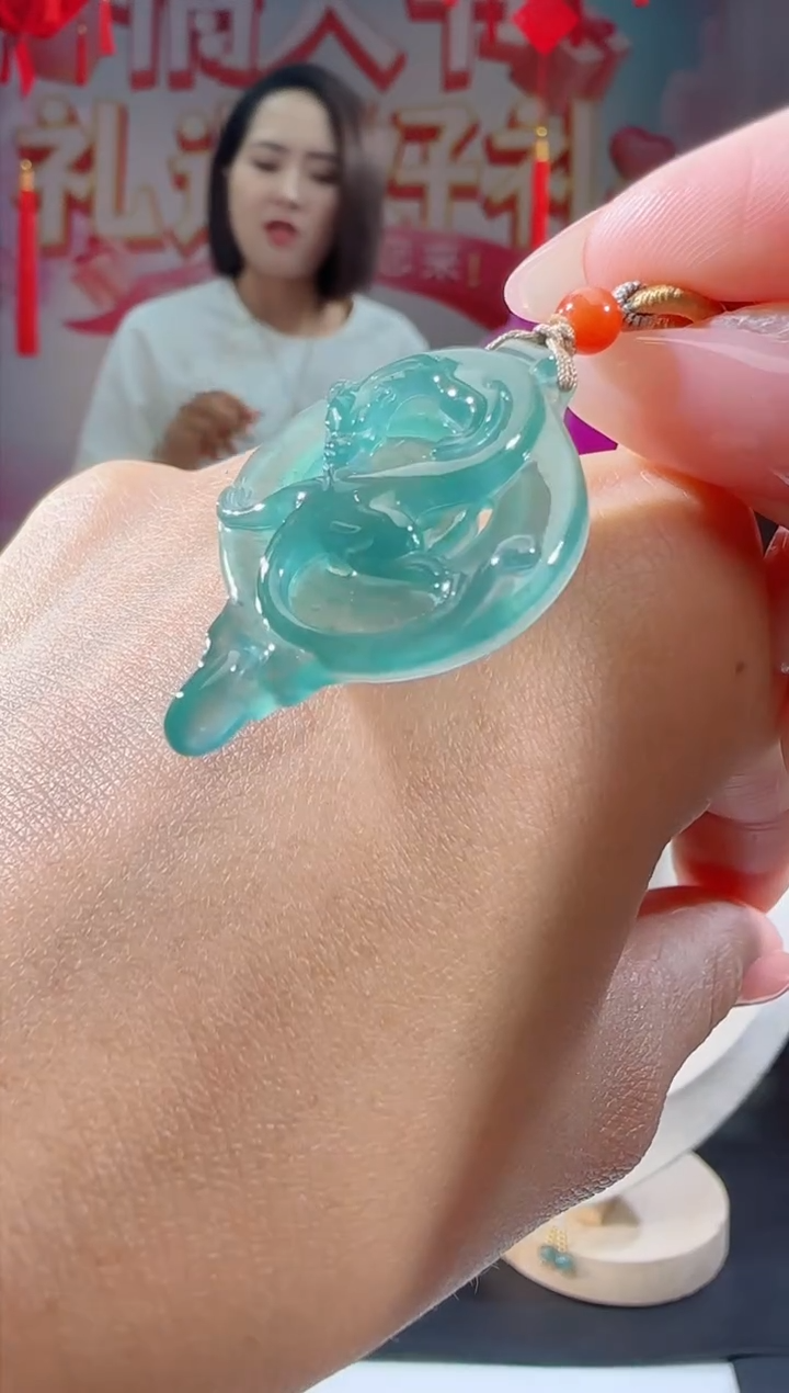 【闪购商品】翡翠吊坠(不含链)未镶嵌龙扣多样性发一